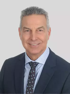 Kevin Owen, Saint Lazare, Real Estate Agent